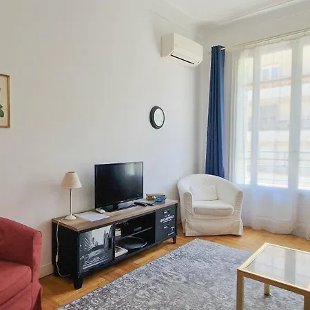Center Nice,1 , 2 Balcons דירה
